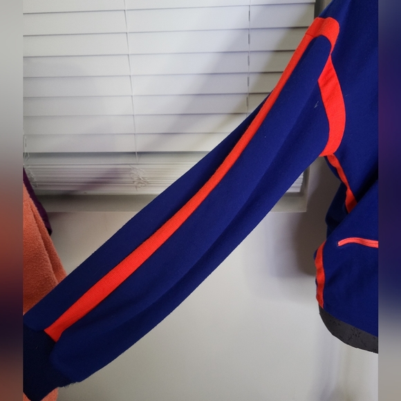 1970s Colorblock Dagger Collar Zip Front Jogger Jacket - Picture 2 of 10